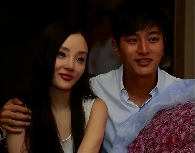 贾乃亮般的男儿,忠诚可靠,给予人无尽的安全感,李小璐的父母以温言