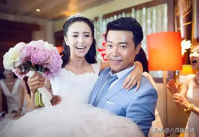 陈思成女友,陈思成的老婆(陈思诚与佟丽娅离婚后搂美女合影)