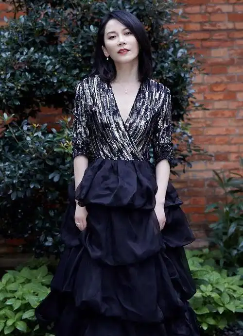 俞飞鸿女神气质太强牛仔外套配白衬衫就美成这样好看到炸