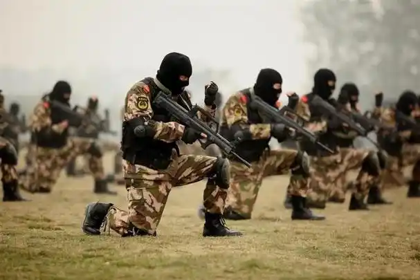 很长一段时间以来,咱们对于特种兵的印象还停留在美国大片式的孤单