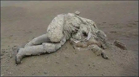 这是探险者在罗布泊发现的干尸.我想知道关于他的信息或者图片!