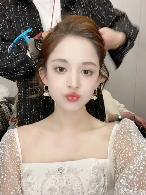 古力娜扎小学被爸逼剃光头 遭同学耻笑突爆走发疯_假发_爸爸_猴子