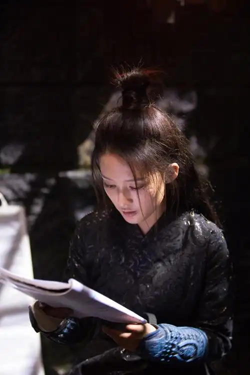 李沁狼殿下剧组图片