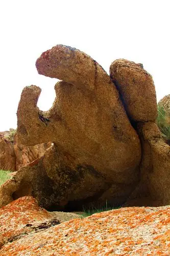 新疆哈密周边有一些长得奇怪的山