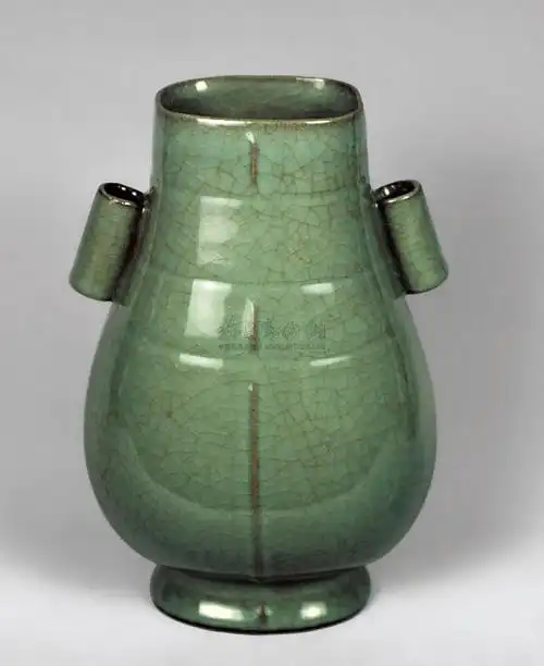 0329 南宋 官窑贯耳瓶