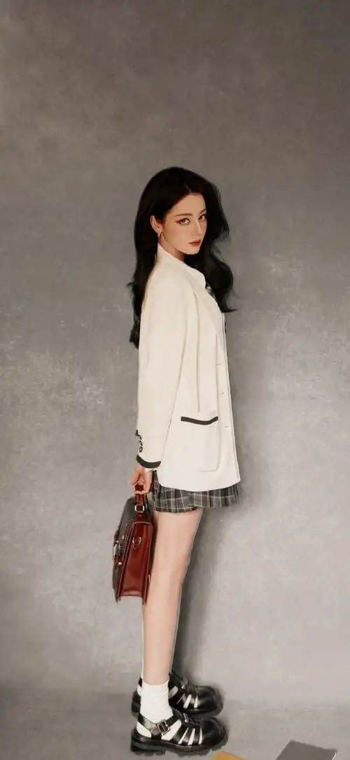 迪丽热巴美式证件照