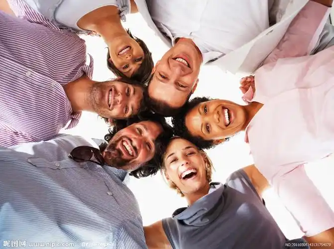 rgb40共享分举报收藏立即下载关 键 词:高兴快乐的人们 头顶头 开心