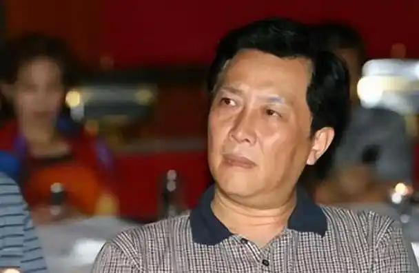 唐国强现状国内淘金妻儿在国外花为残疾儿子的婚恋担心