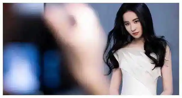 36岁刘亦菲难嫁背后真相多人瞄准却无人成功究竟为何