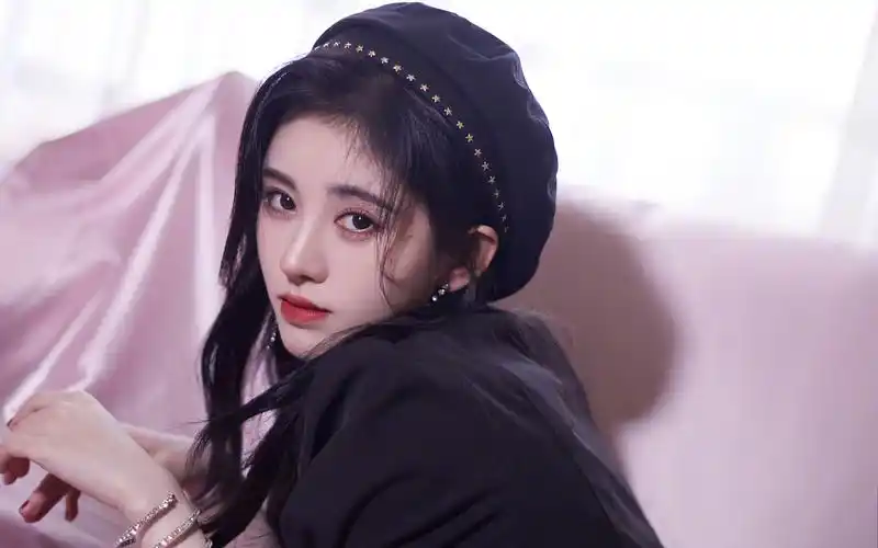 鞠婧祎露腰裙性感高清桌面壁纸_大陆明星_壁纸下载_美桌网