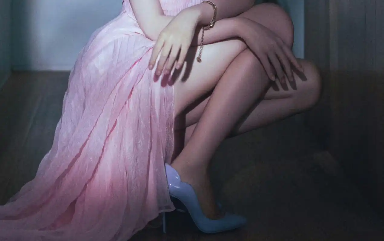 虞书欣 粉色长裙造型 高跟鞋美jio丫[爱你][爱你] 676767