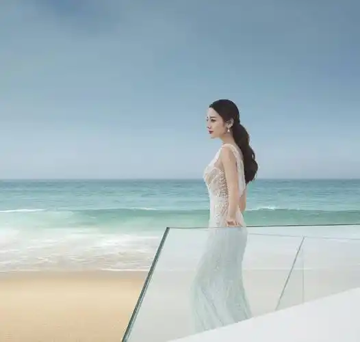 迪丽热巴好似仙女下凡!