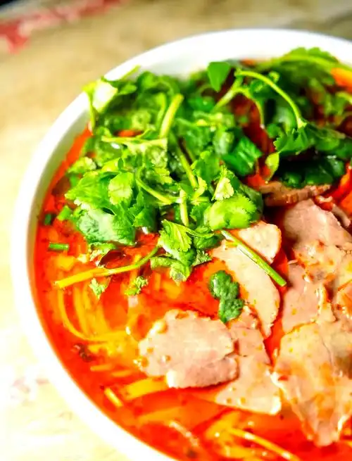 淮南牛肉汤:粉丝与牛肉的完美搭配