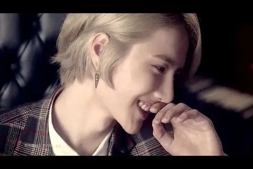 王一博的笑容很阳光