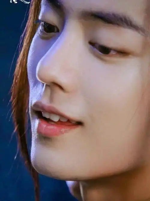 网友扒出肖战做了眼睑下至?这算整形实锤了吧?