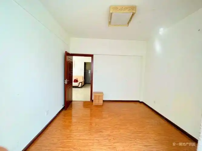 电梯小高层怡芳苑二期南向房中间楼层免装修看房方便