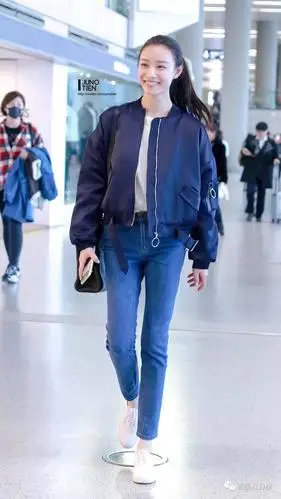 女明星偏爱的飞行员夹克泥萌都造嘛?杨幂宋茜关晓彤居然都在穿!