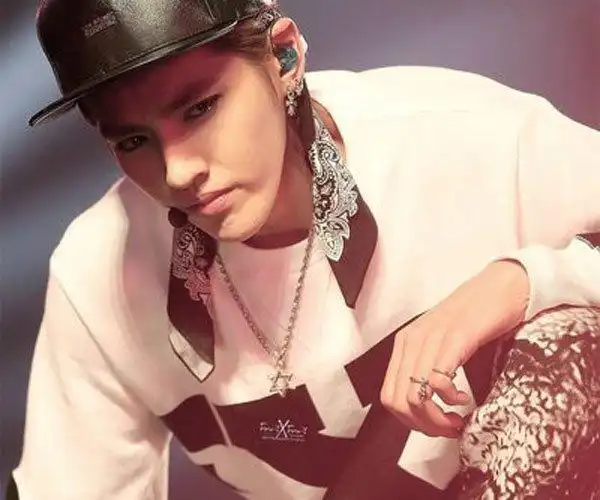 吴亦凡为什么叫加拿大炮神还晒出了他的床照