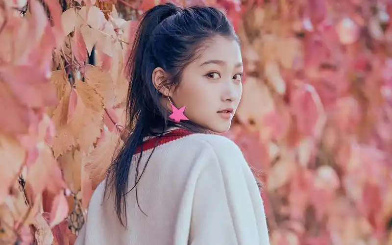 关晓彤瑞士超美写真高清图片桌面壁纸