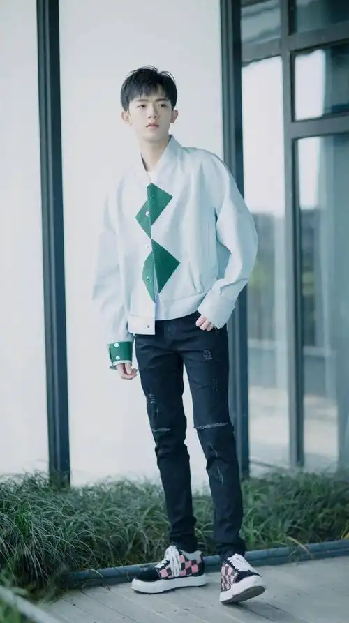 手机壁纸李明德