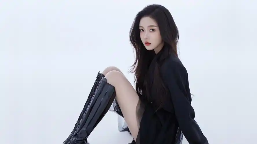 长发美女 黑色裙子 美腿 长靴子美女壁纸