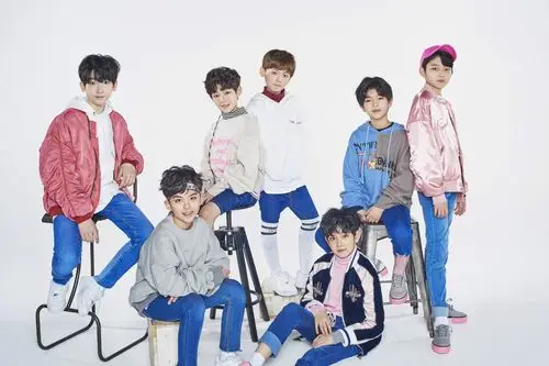 yhboys集体合照1月24日,yhboys组合(乐华少年)在北京录制央视戏曲春晚