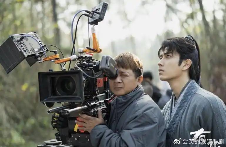 有翡公布片场花絮照赵丽颖王一博互动满满引发网友期待