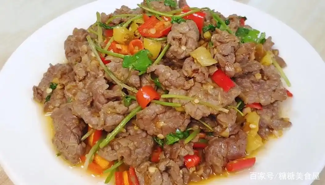 家常炒牛肉做法,做好关键这一步,牛肉嫩滑爽口,一点都不老不柴