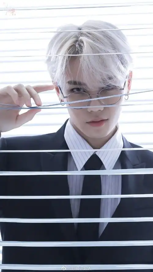 一眼难忘的浓颜系明星