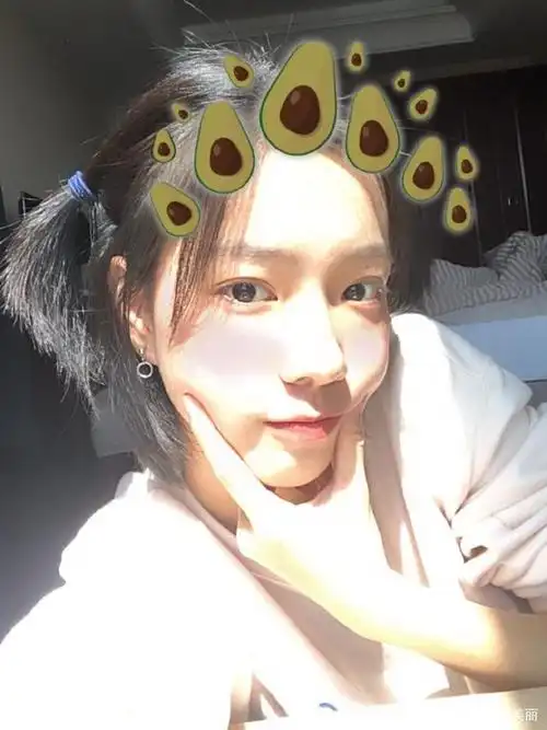 庄达菲俏皮可爱自拍,是你喜欢的刺猬女孩