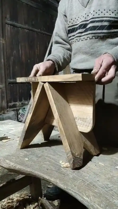 手工制作的小板凳,结实又实用!