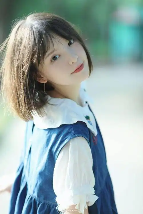 最适合15岁左右的圆脸女生发型这8种很不错百变时尚有个性