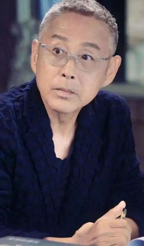 第一,陈道明的成名经历说起陈道明,可以说是内地男演员中的天花板