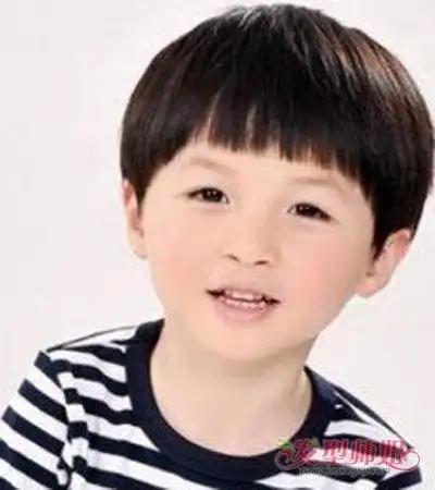 蘑菇头适用于的人群有哪些 5岁小男孩剪短直发好看吗_发型师姐