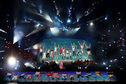 张靓颖广州海心沙演唱会led大屏幕,眩晕的不仅仅是舞台全彩大屏幕