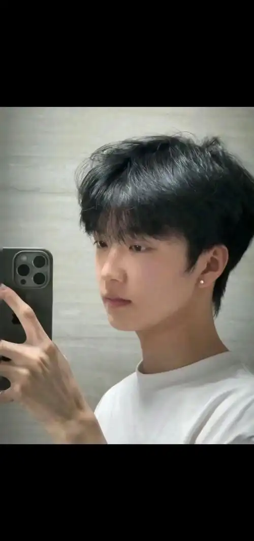 微分碎盖那么火,哪个帅哥还在剪盖盖头#男生剪发 #男生发型 #男士造型