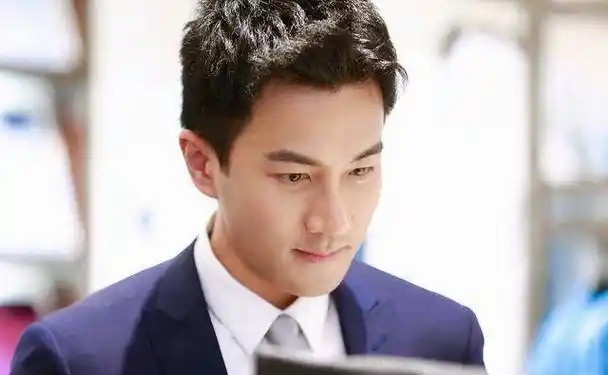 刘恺威被曝新恋情都离婚这么久了,谈个恋爱没什么吧?_杨幂_消息_感情