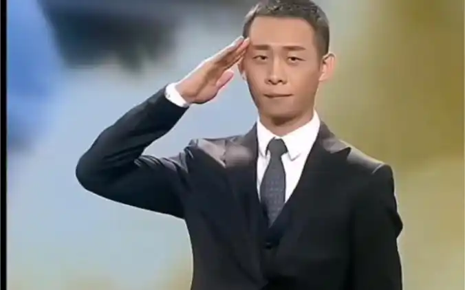 #气场全开 #实力派演员 #英姿飒爽 #张译 他真的把军装"形容"地淋漓尽