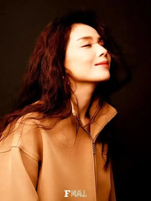 美女演员刘涛今日最新杂志大片出炉啦!涛姐好美啊!