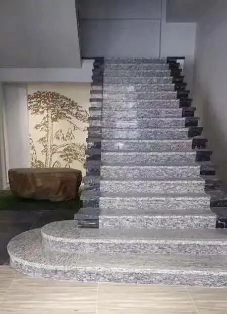 海浪花浪花白楼梯踏步工程案例-365石材网