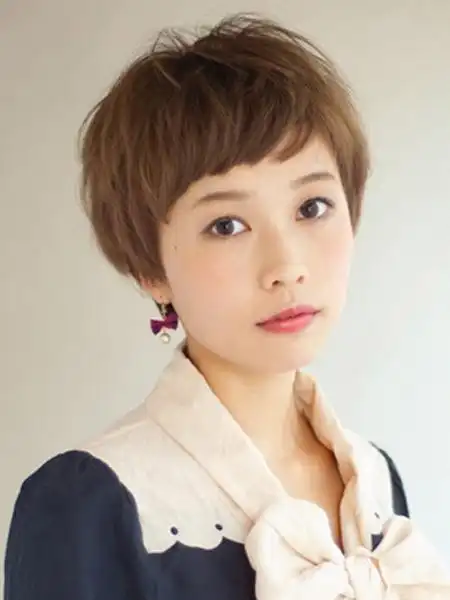 女生宽脸适合的好看发型