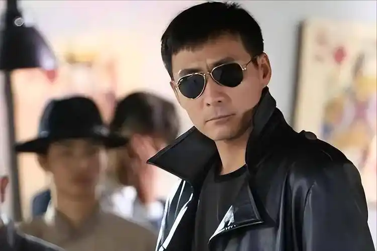 原创裤裆里藏雷战场抽雪茄包子变炸弹这些抗战剧的导演是真离谱