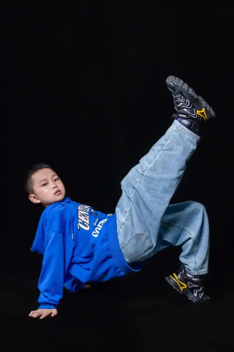 竹蜻蜓摄影美学 #艺术人生 #儿童街舞 - 抖音