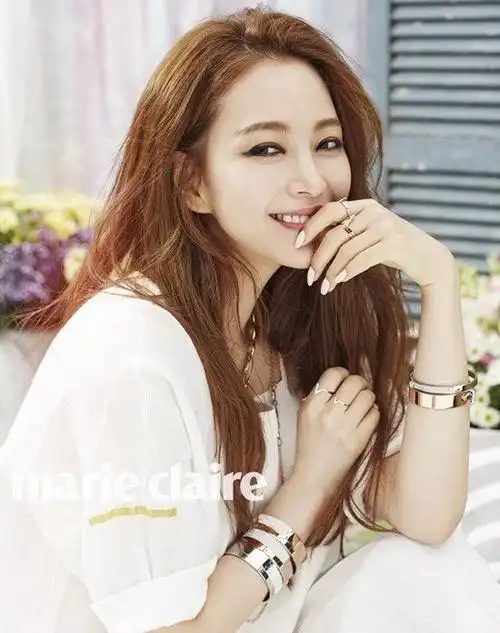 韩艺瑟《marie claire》画报,"令teddy着迷的清新女神美貌!