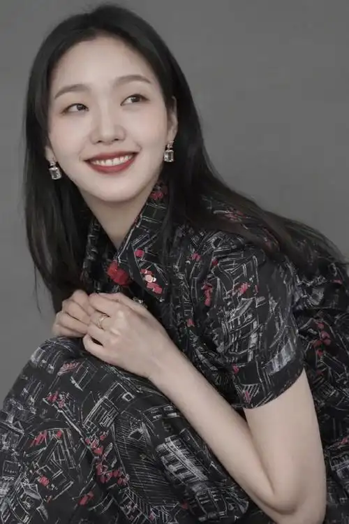 单眼皮韩国女星金高银,妆容可魅惑可软萌,撩不到你算输