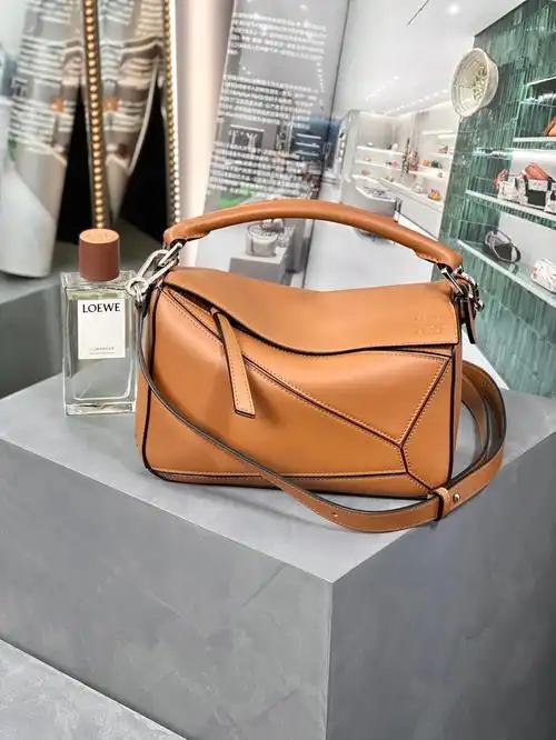 09罗意威几何包拼接包puzzle小号手袋尺寸:24-14-11cm颜色:平纹/土