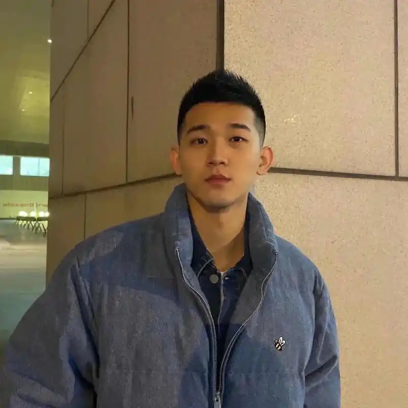 飞机头帅气小哥. 有一种很清爽的感 - 抖音