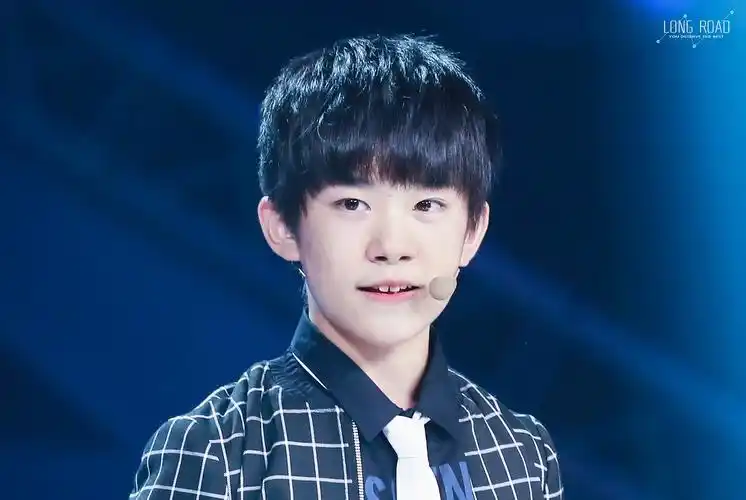 易烊千玺# 溺死在眼眸里了 - 堆糖,美图壁纸兴趣社区