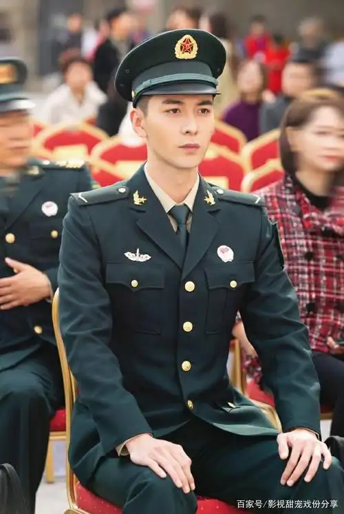 李易峰杨洋张若昀陈伟霆许凯任嘉伦穿军装帅气正气霸气,一眼万年