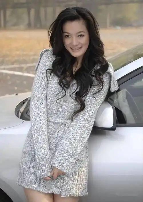 小13岁老婆貌美似少女,仨娃如复制粘贴神似爸_辛月举_孩子_感情